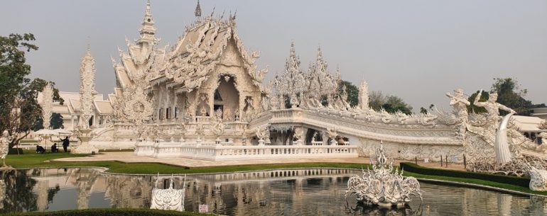 Templo branco em Chiang Mai